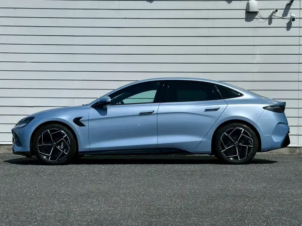 BYD Seal Official Import - Includes Dash Cam, ETC, Charging Cable, V2L Cable (Arctic Blue) — photo 7