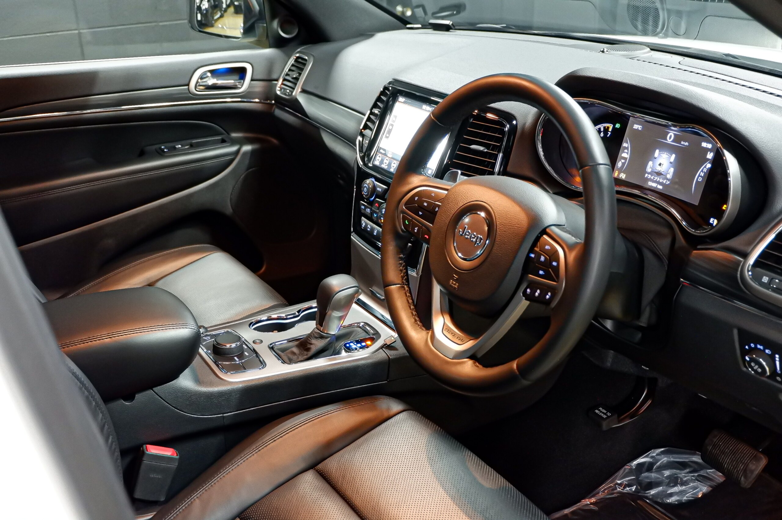 2021 Jeep Grand Cherokee — photo 2