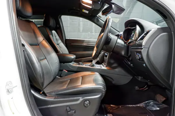 Jeep Grand Cherokee Limited (without Air Suspension) 4WD 1 Year Warranty Seat Heater/Ventilator Steering Heater Parking Assist Power Tailgate Adaptive Cruise Control Easy Entry (Bright White) — photo 8