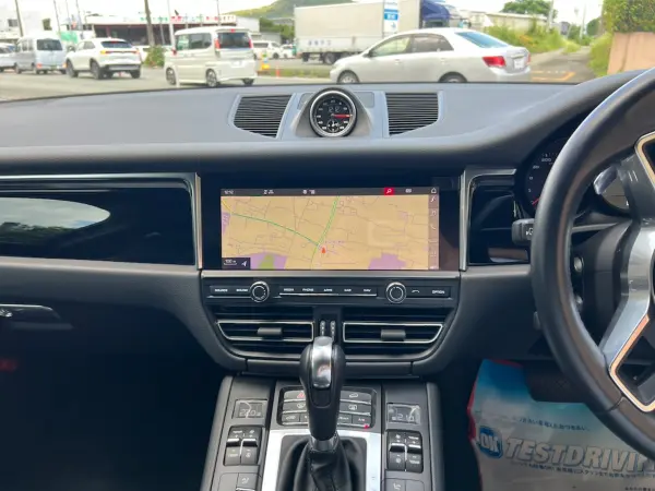 2020 Porsche Macan — photo 2 | Tuminion Kenya