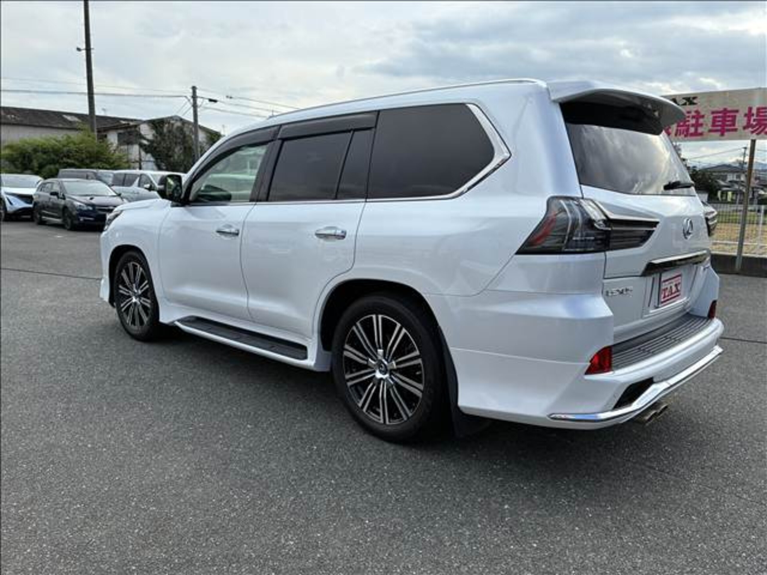 2019 Lexus Lx — photo 3