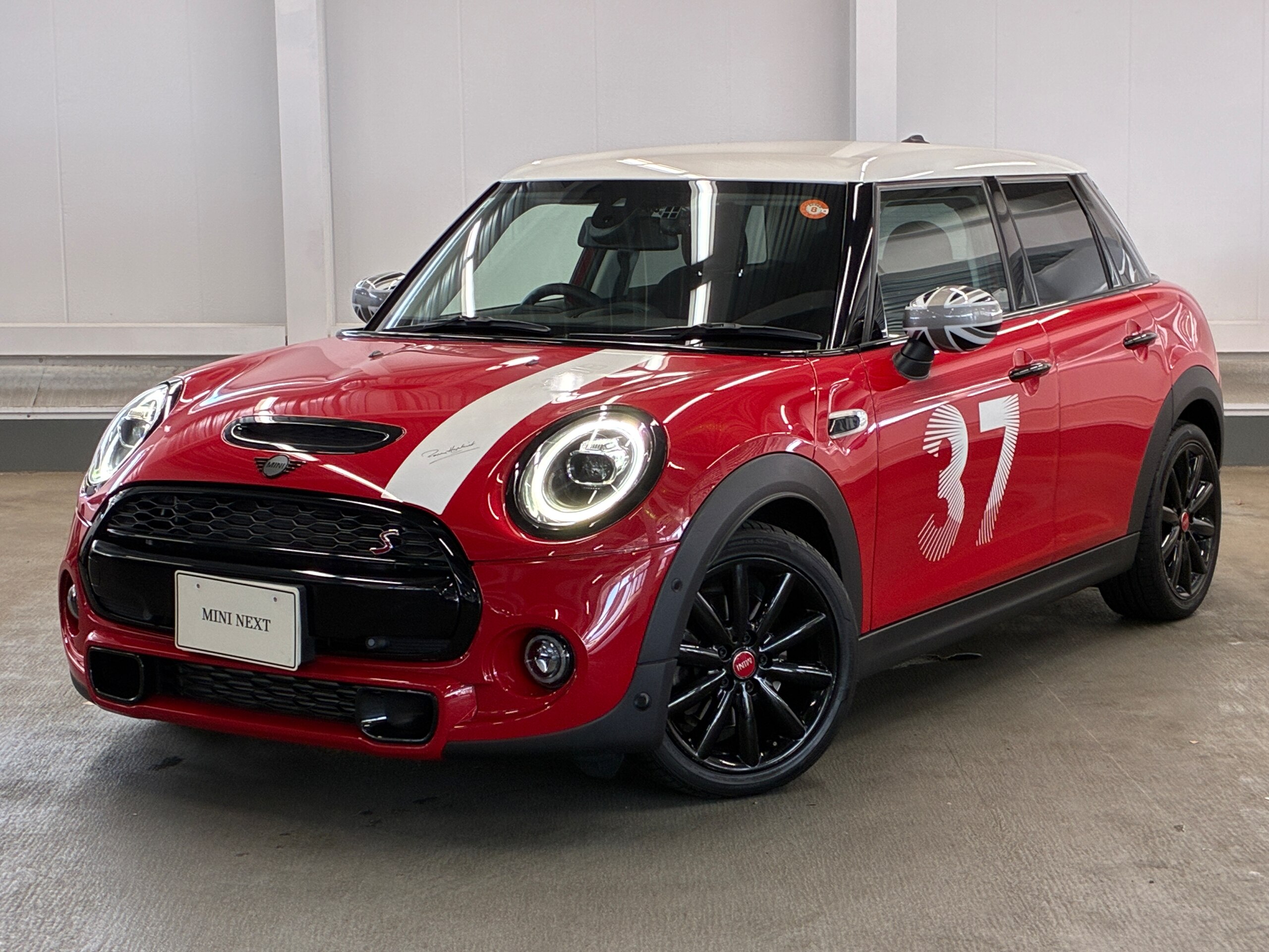 Mini Cooper S 5-Door Paddington Hopkirk Edition DCT Special Edition with Genuine Navigation, Active Cruise Control, Rear Camera, Parking Assist, Driving Modes (Chili Red)