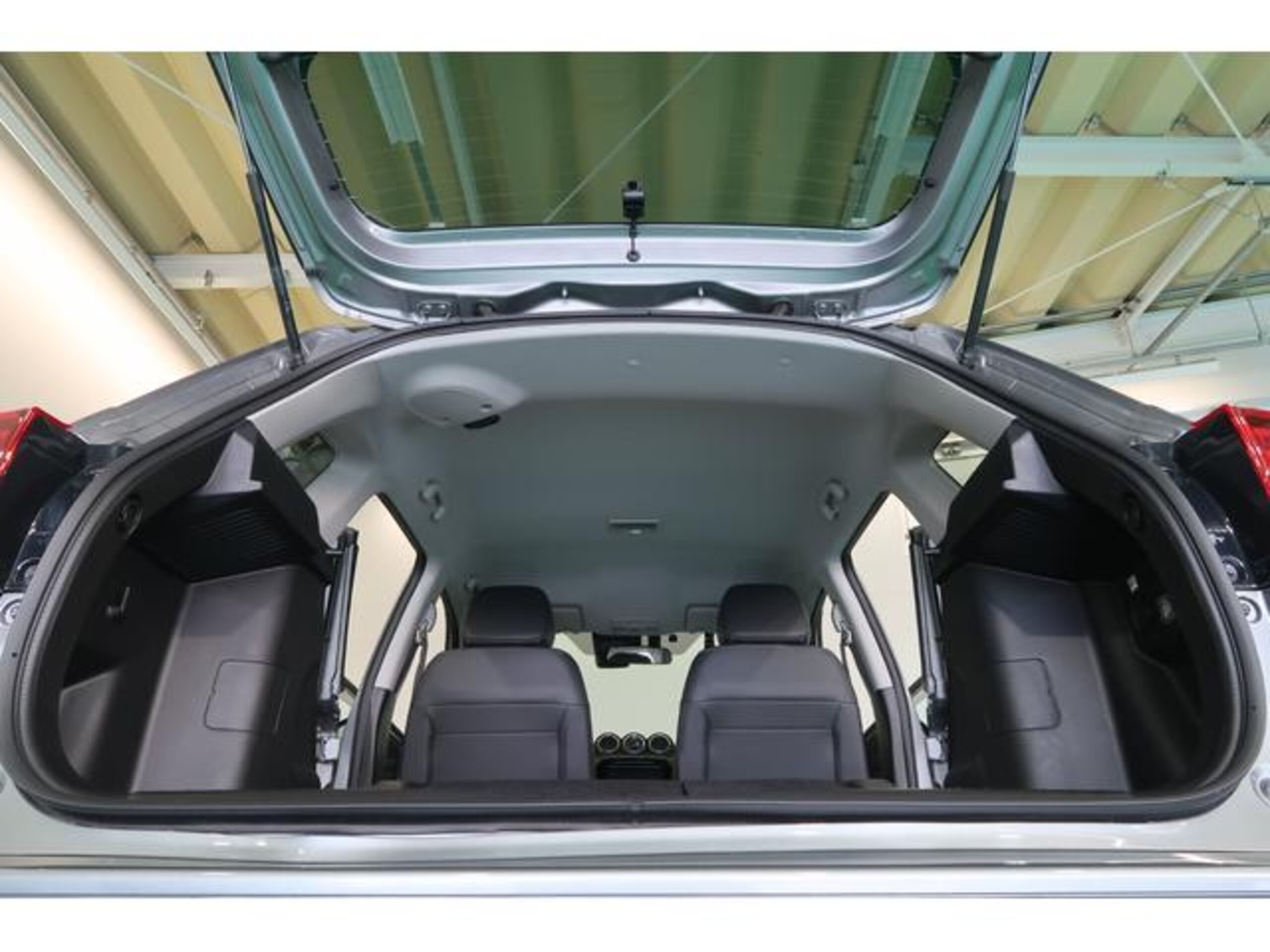 Suzuki Escudo 1.5 4WD — photo 9