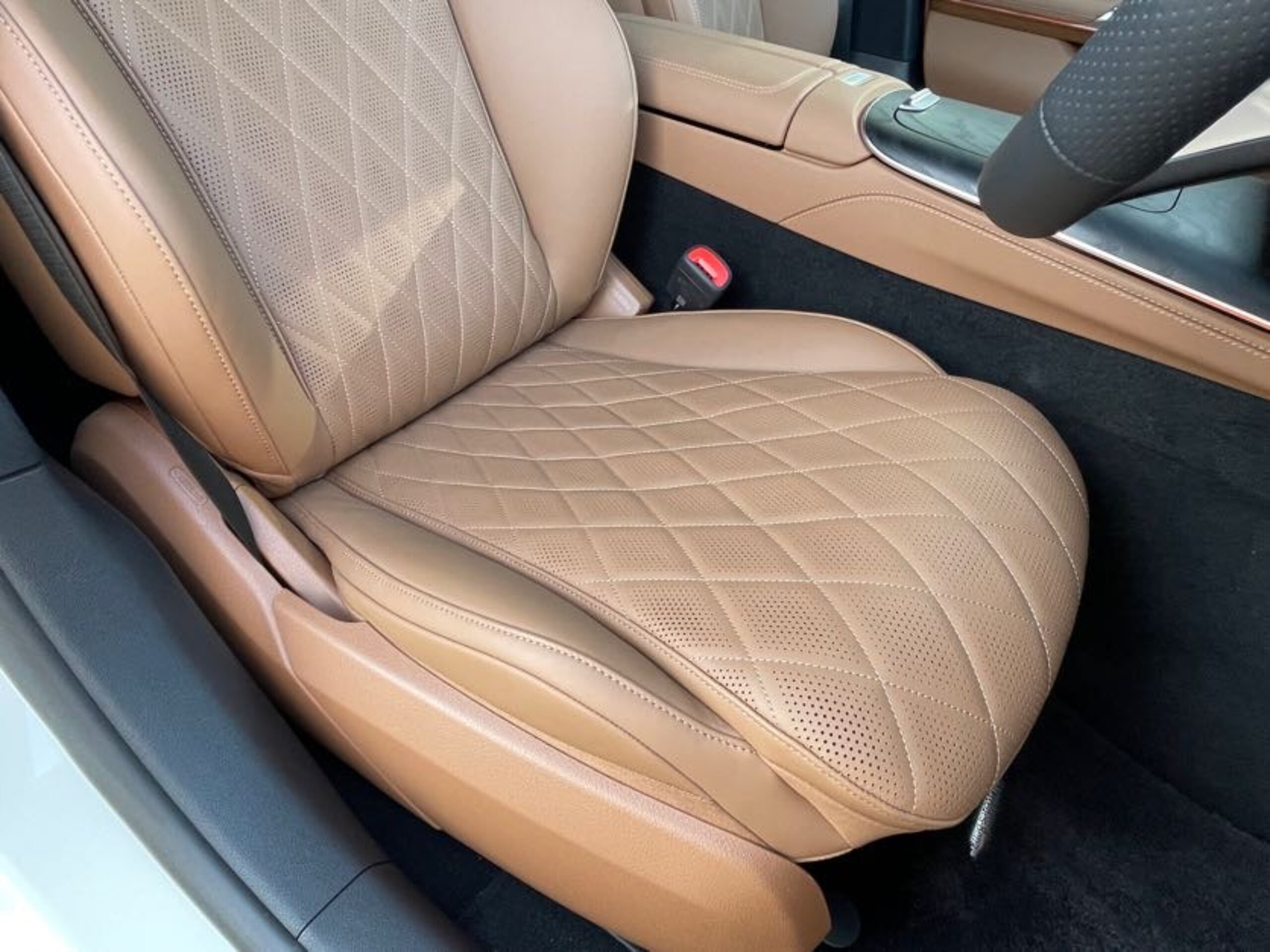 Mercedes-Benz E-Class Wagon E200 Avantgarde AMG Line Package (ISG Model) — photo 9