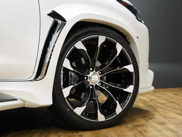 Lexus LX570 Black Sequence 4WD Final Late Model / New Production WALD Complete Custom / WALD Sports Muffler (Competition Use) / 1 Owner / Non-Smoking / Indoor Storage / 5-Seater / Cool Box / Genuine Leather Seats (Heated & Cooled) / SR / Panoramic View Camera / HUD / BSM / Built-in ETC2.0 / Power Back Door (Sonic Quartz) — photo 7