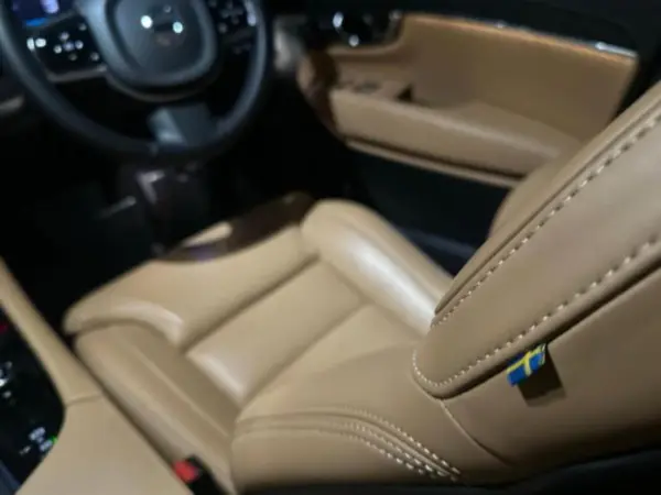 2023 Volvo Xc90 — photo 8 | Tuminion Kenya