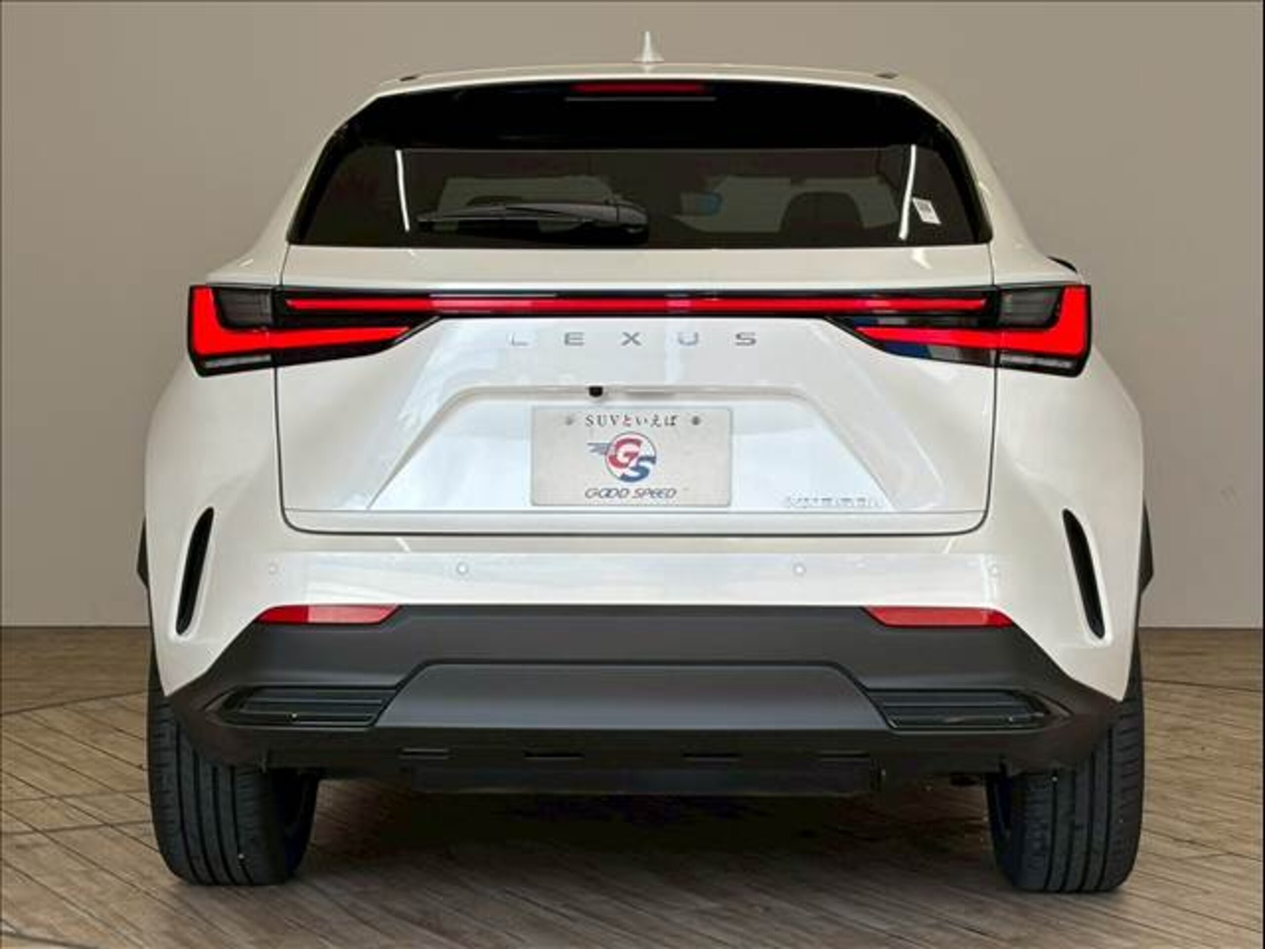 Lexus NX 350h F Sport — photo 9