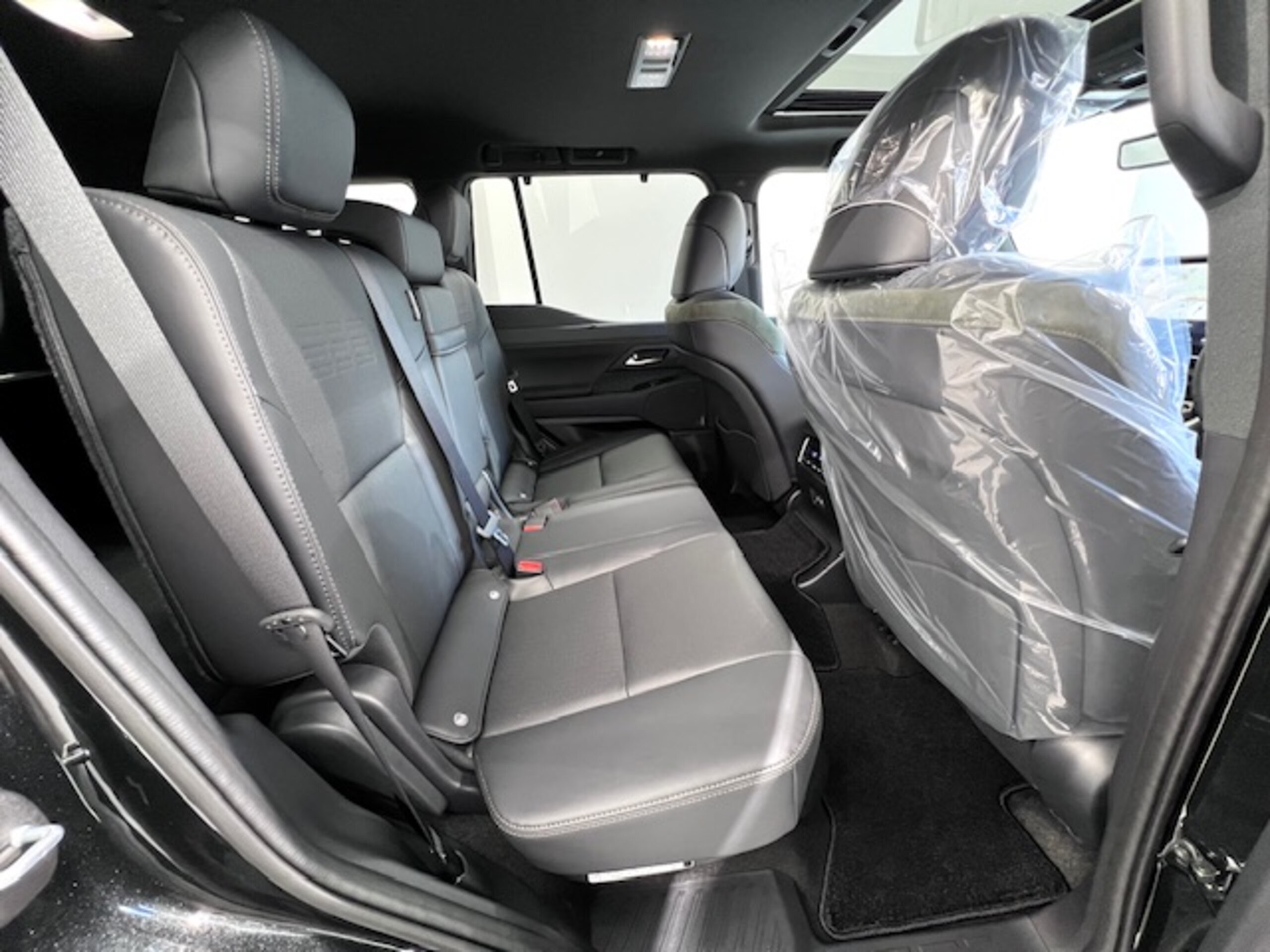 Lexus GX550 OverTrail Plus 4WD Limited Edition 100 Units — photo 8