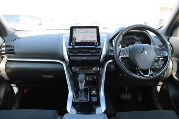 2024 Mitsubishi Eclipse Cross — photo 2