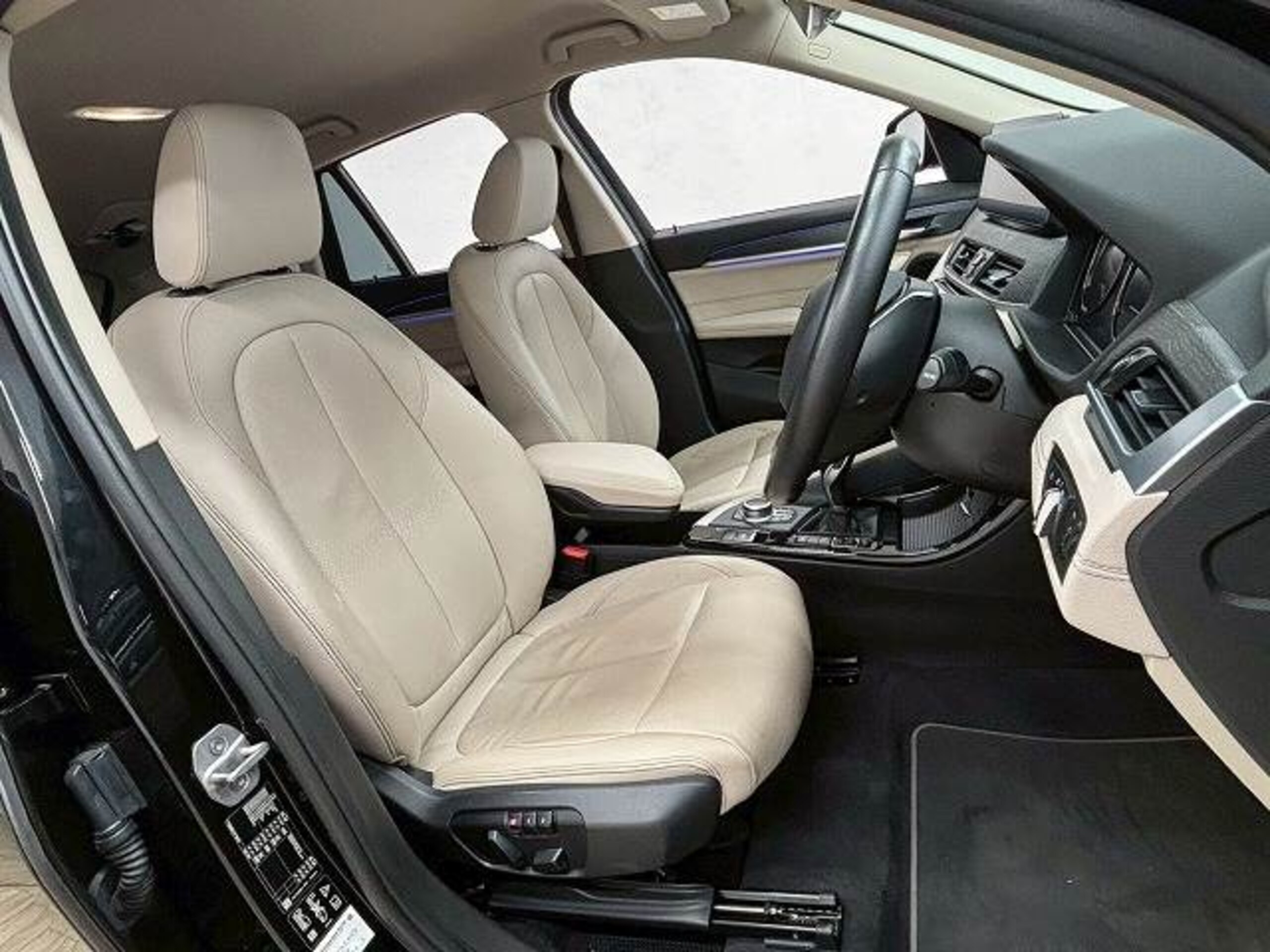 BMW X1 xDrive 18d xLine 4WD — photo 7