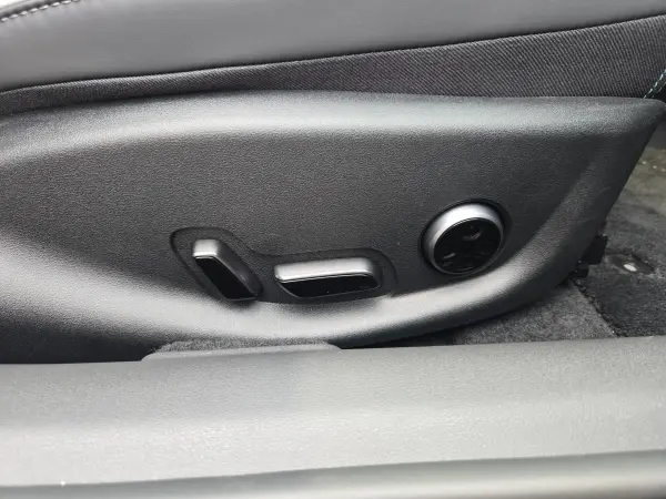 BYD Seal AWD Panoramic Roof Nappa Leather Seat Heater & Seat Cooler & Steering Wheel Heater (Gray) — photo 8