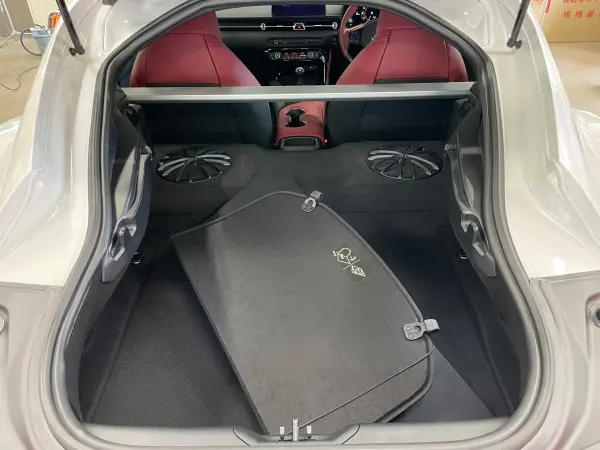 Toyota Supra 3.0 RZ Full Original Vehicle Late Model Genuine 6-Speed MT Genuine 19-inch AW Genuine HDD Navi/Full-Seg TV Backup Camera JBL Sound System Front/Rear Dashcam Collision Mitigation Brake LKA BSM LED Headlights Warranty Manual Spare Key (White Metallic) — photo 7