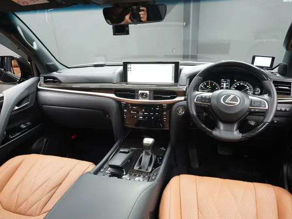 Lexus LX570 Black Sequence 4WD — photo 9