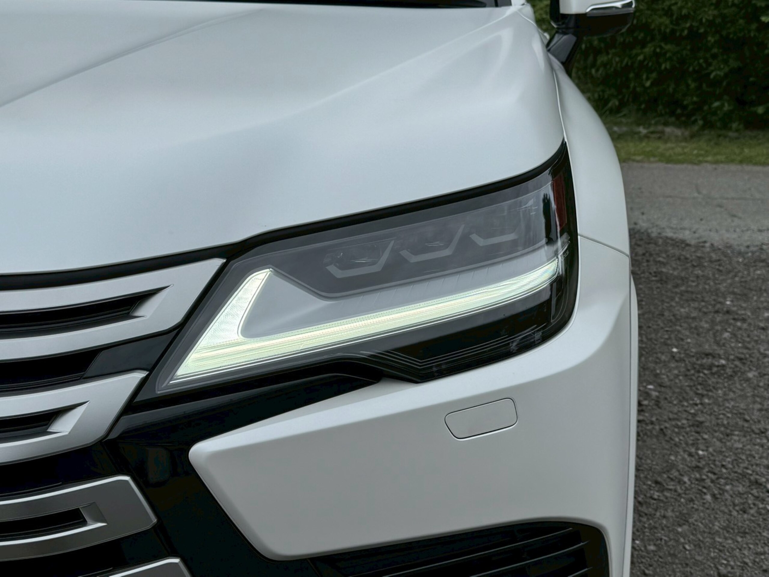 2022 Lexus Lx — photo 2