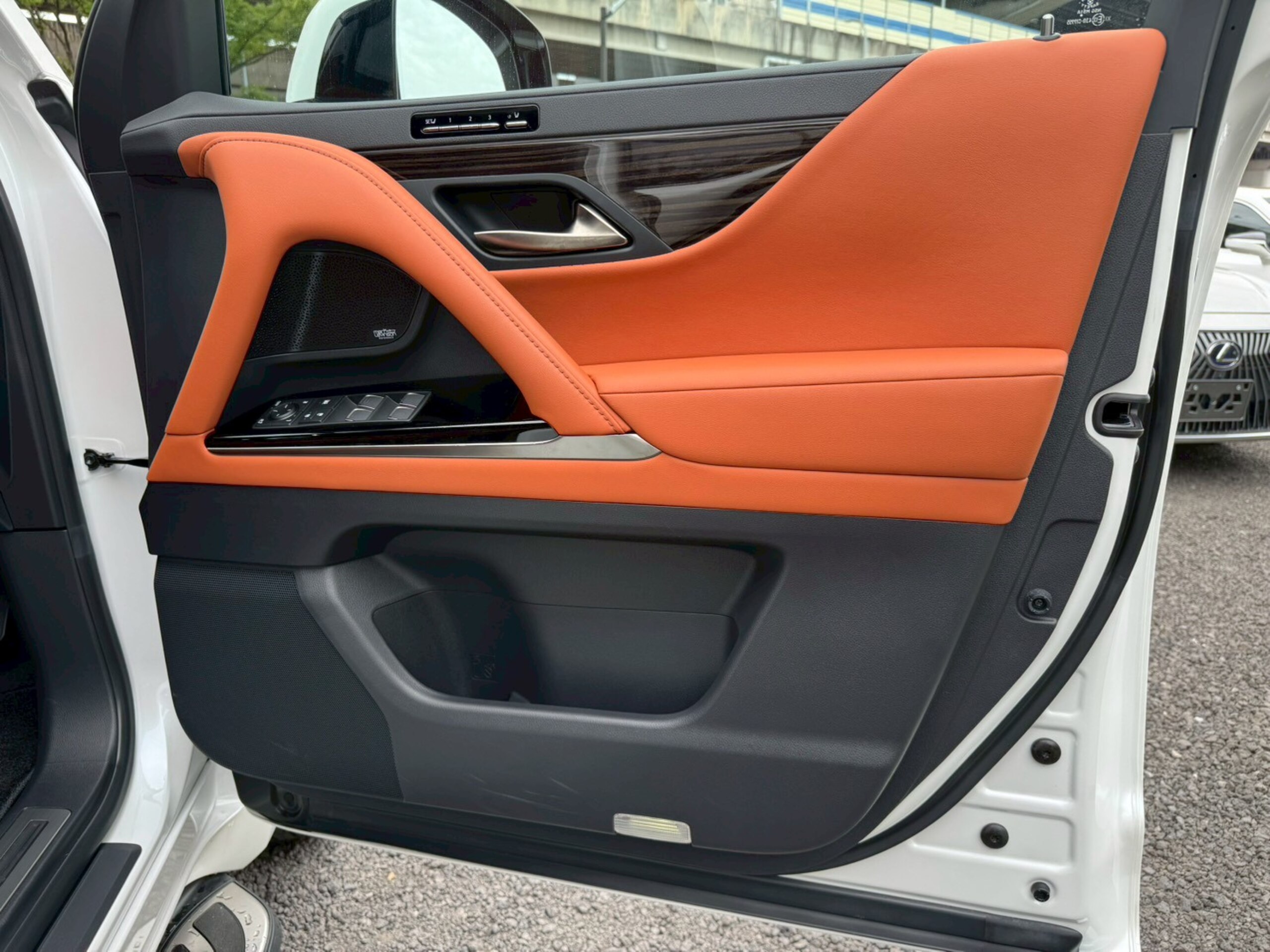 Lexus LX600 Executive 4WD — photo 7