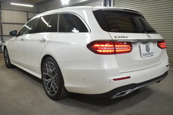 Mercedes-Benz E-Class Wagon E220d Sport Diesel Turbo 2-Year Warranty Exclusive P AMG Line Interior P Radar P Late Model 1 Owner Panorama Sunroof Leather Burmester HUD Air Balance P AMG Aero 19AW MBUX AR Navigation TV 360 Camera Distronic Plus Blind Spot Assist (Diamond White Pearl) — photo 9