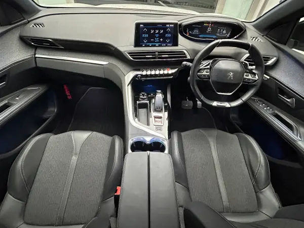 2020 Peugeot 3008 — photo 3