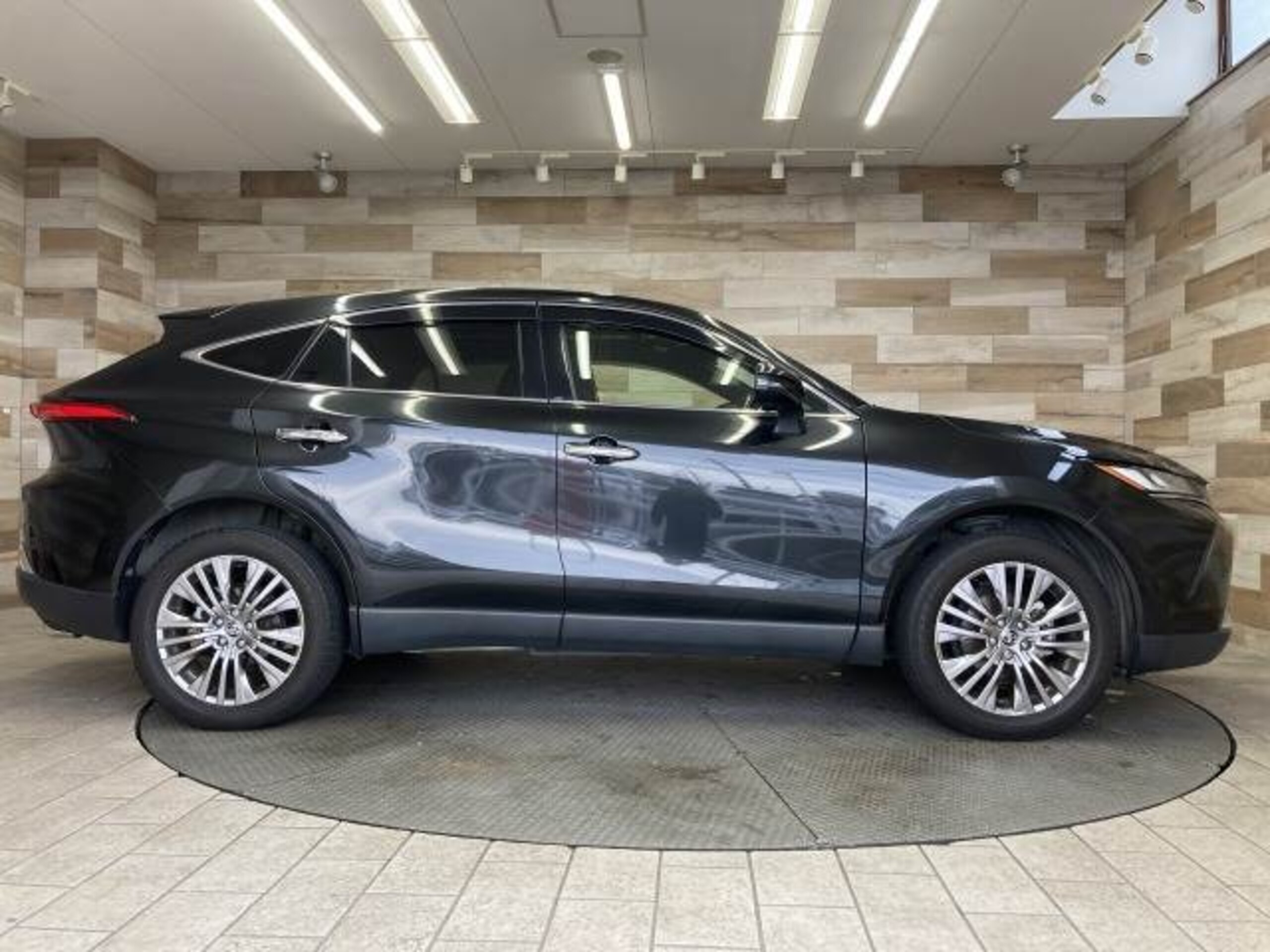 Toyota Harrier 2.5 Hybrid E-Four Z Leather Package 4WD — photo 8