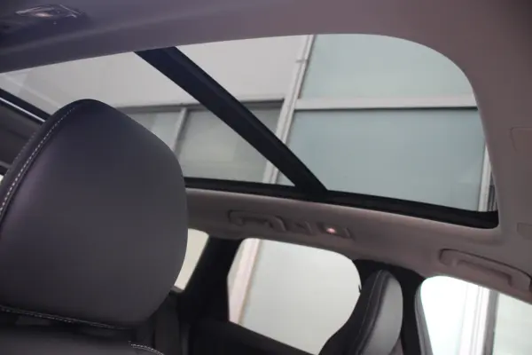 2025 Volvo Xc60 — photo 2