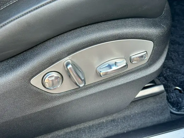 2023 Porsche Macan — photo 3