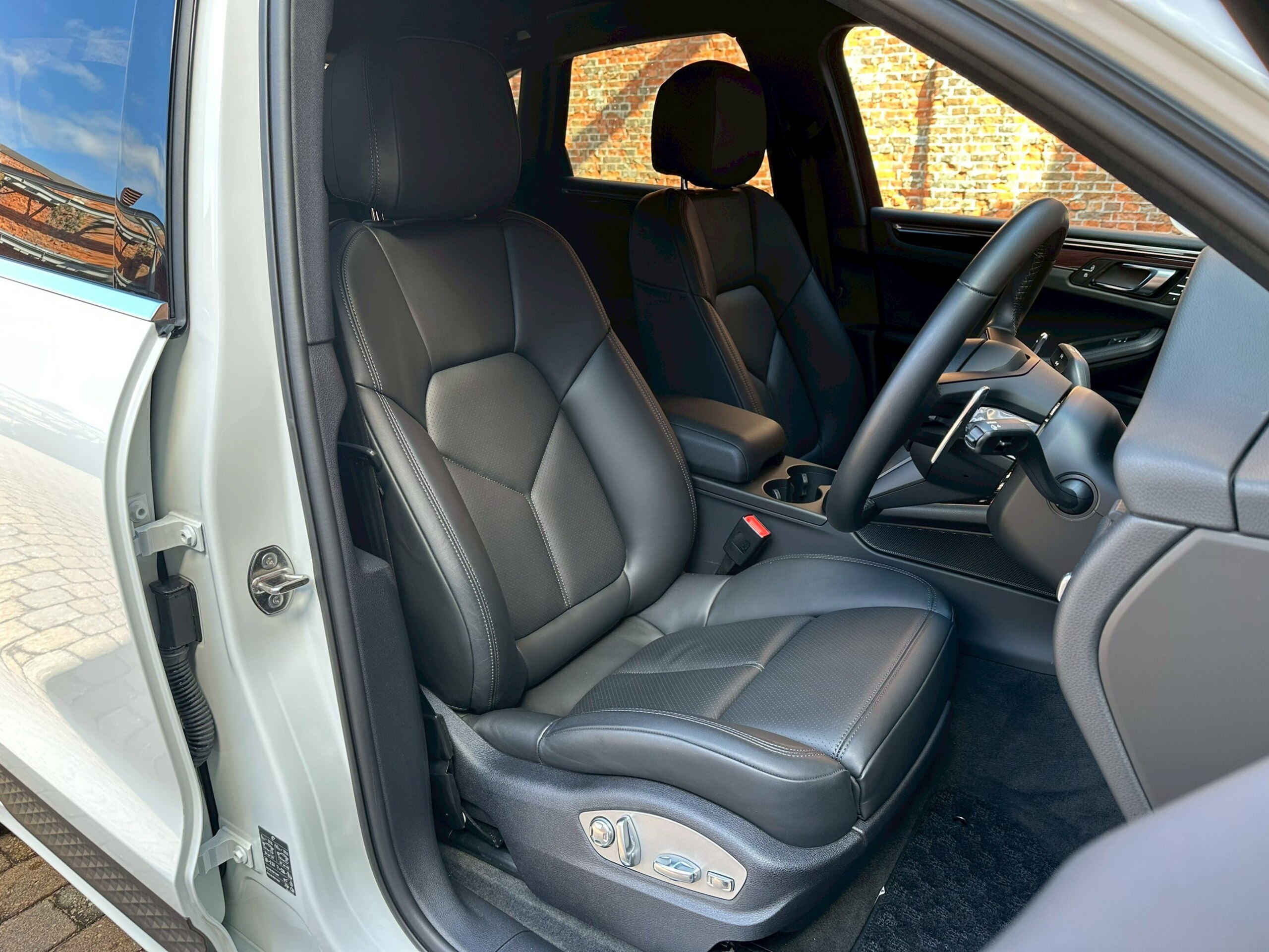 Porsche Macan S PDK 4WD — photo 7