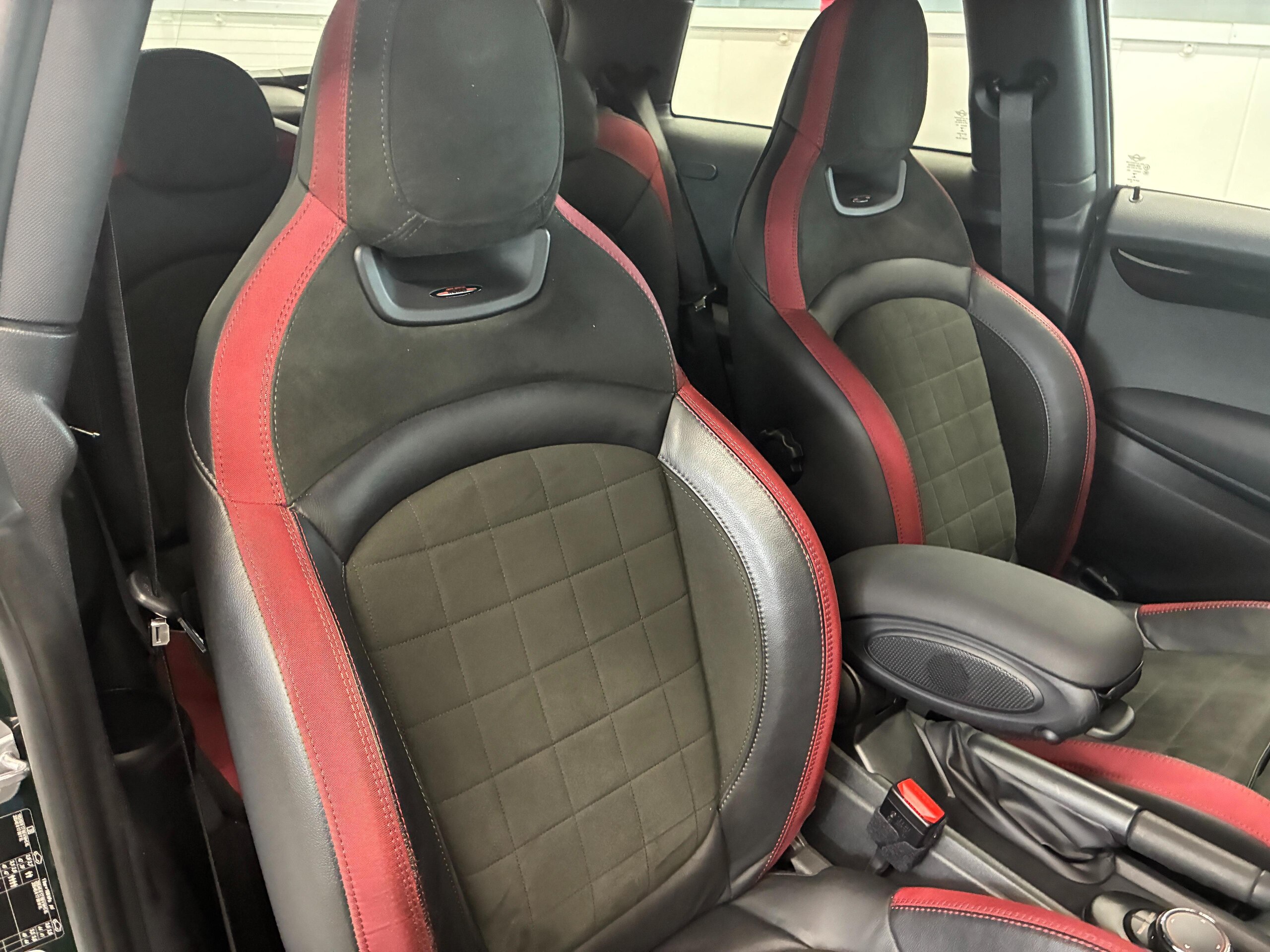 Mini John Cooper Works 3-door with Active Cruise Control, Head-up Display, Seat Heaters, Parking Assist, Driving Modes — photo 9