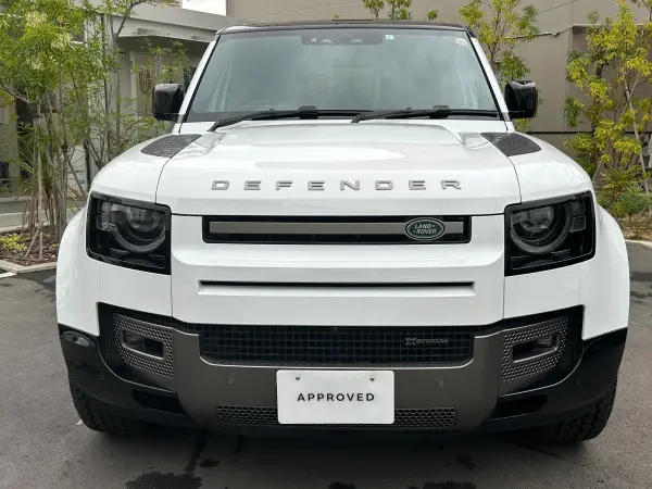 2023 Landrover Defender — photo 3