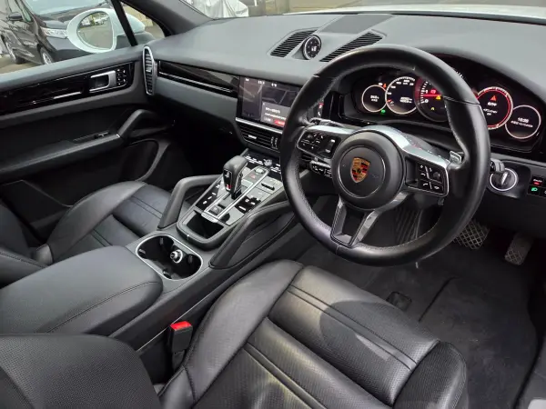2018 Porsche Cayenne — photo 7 | Tuminion Kenya
