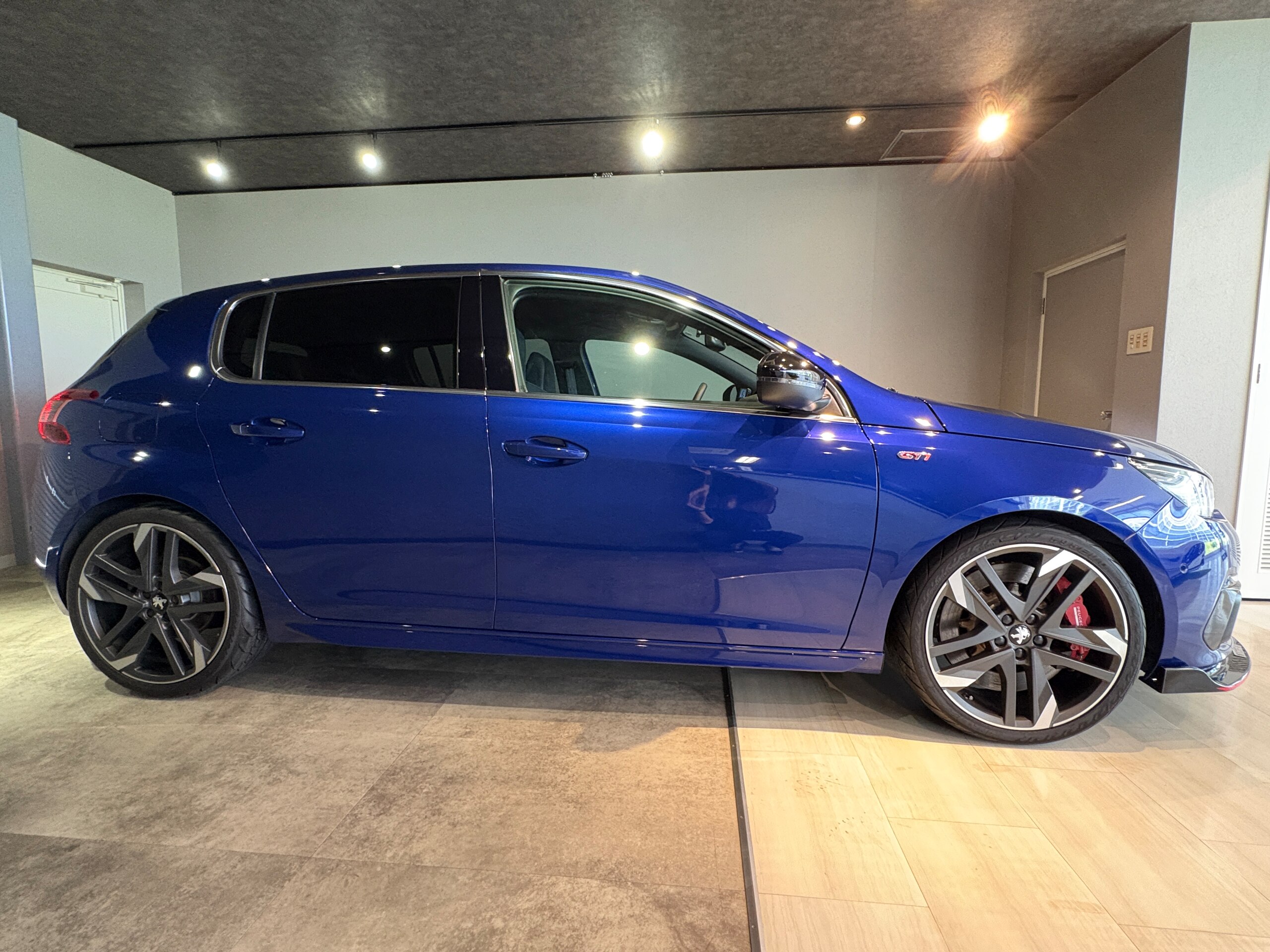 2019 Peugeot 308 — photo 2