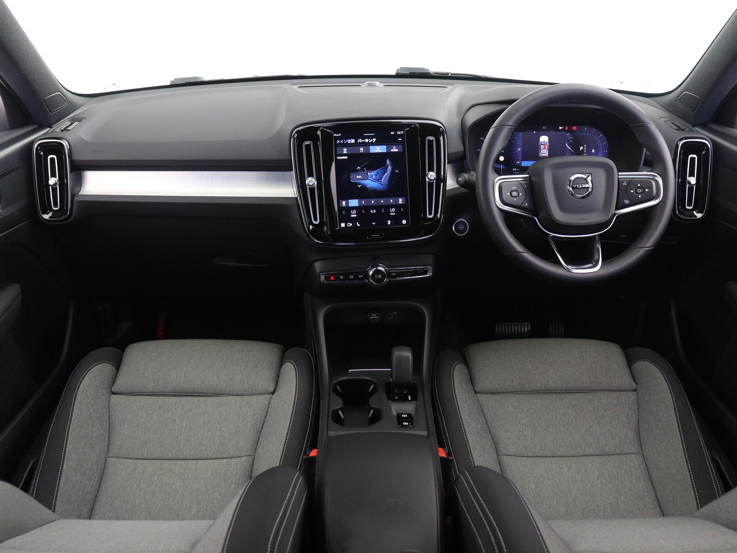 2022 Volvo Xc40 — photo 2