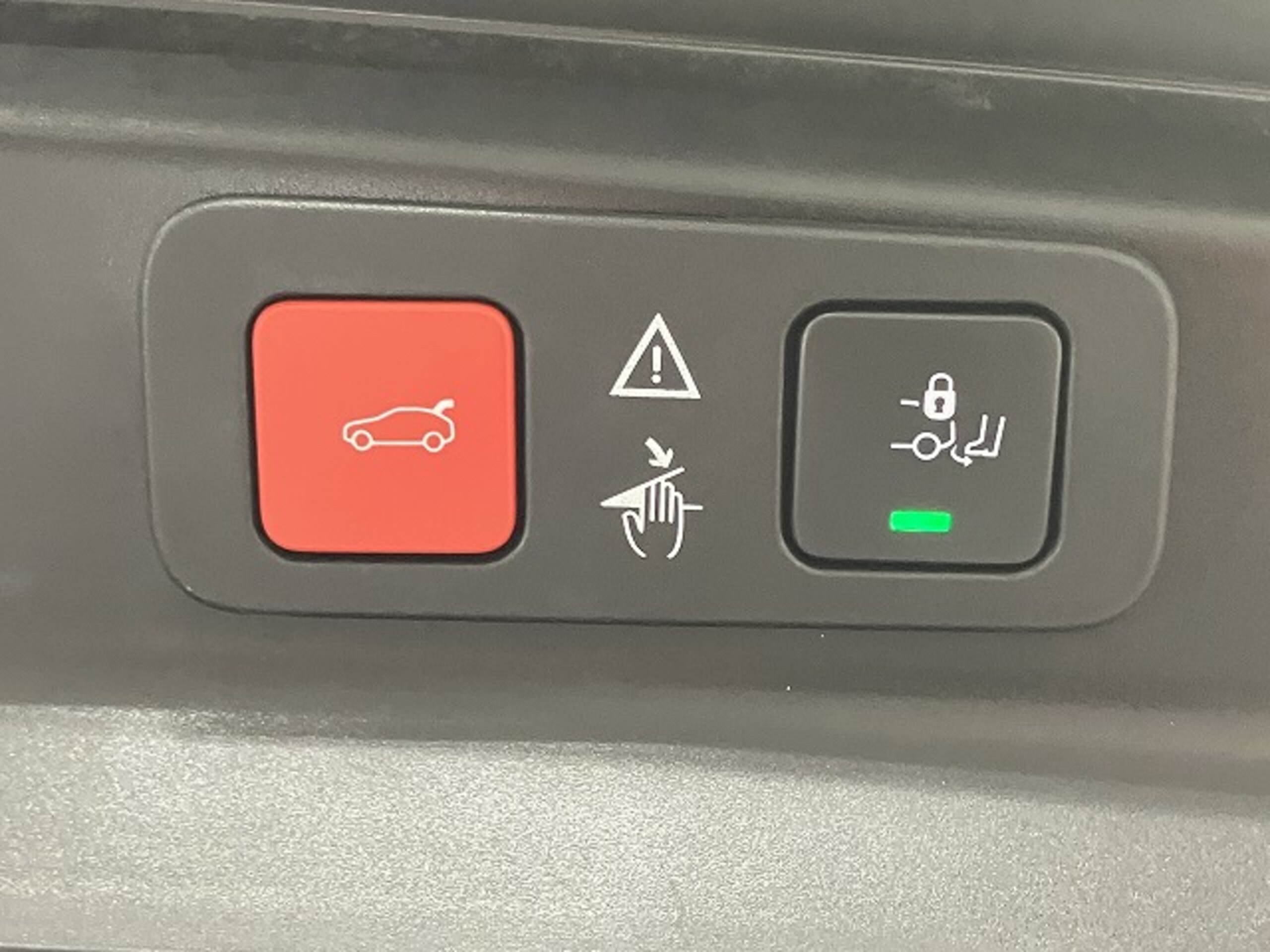 Peugeot 5008 GT BlueHDi Diesel Turbo — photo 9