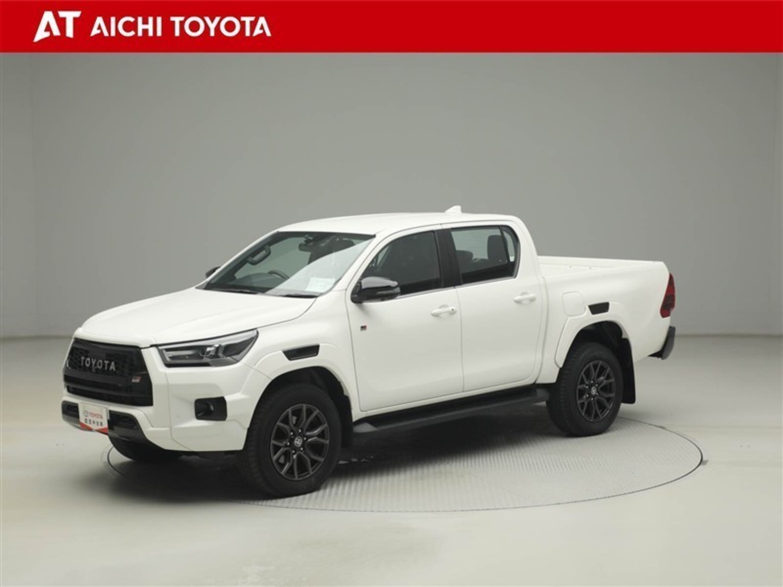 2023 Toyota Hilux — photo 2