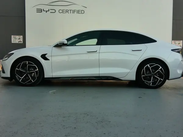 2024 Byd Seal — photo 2