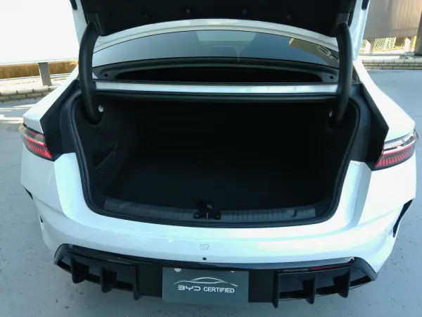 BYD Seal AWD BYD Certified Used Car / DINAUDIO Audio System / Ventilation / Seat Heater / 15.6-inch Center Display / Retractable Door Handles (White) — photo 7