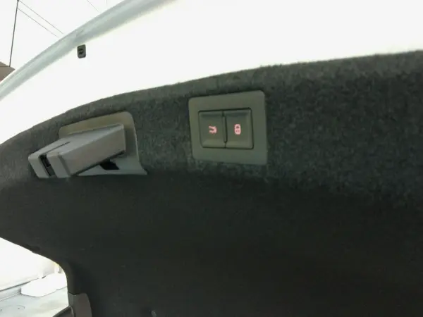 BYD Seal AWD BYD Certified Used Car / DINAUDIO Audio System / Ventilation / Seat Heater / 15.6-inch Center Display / Retractable Door Handles (White) — photo 8