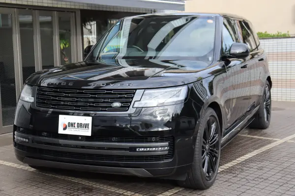 Land Rover Range Rover Autobiography 4.4L P530 Long Wheelbase 4WD Rear Entertainment Shadow Exterior 23-inch Alloy Wheels Gloss Black Cooler Box One Owner (Santorini Black Metallic) — thumbnail 1