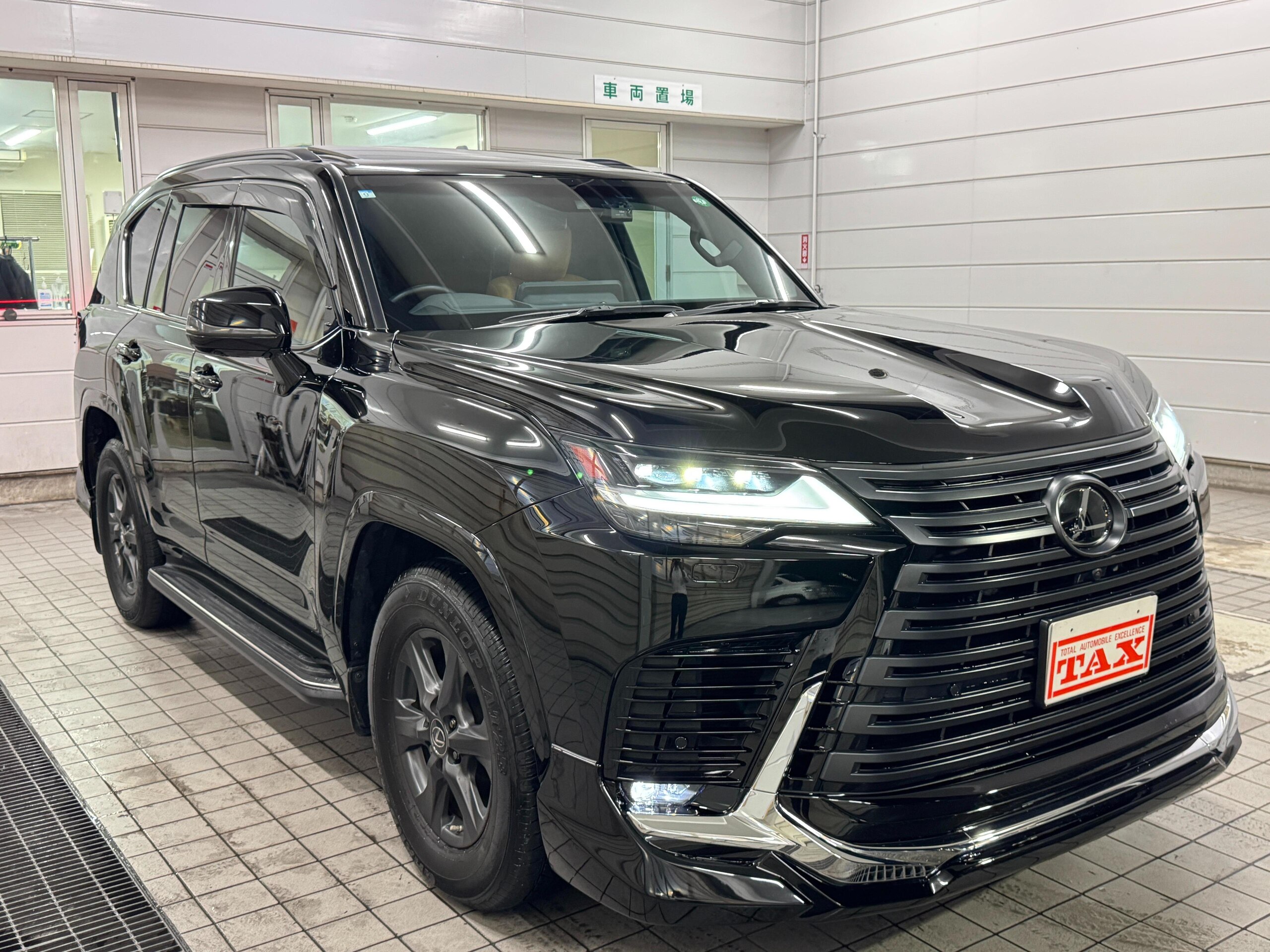 2023 Lexus Lx — photo 3