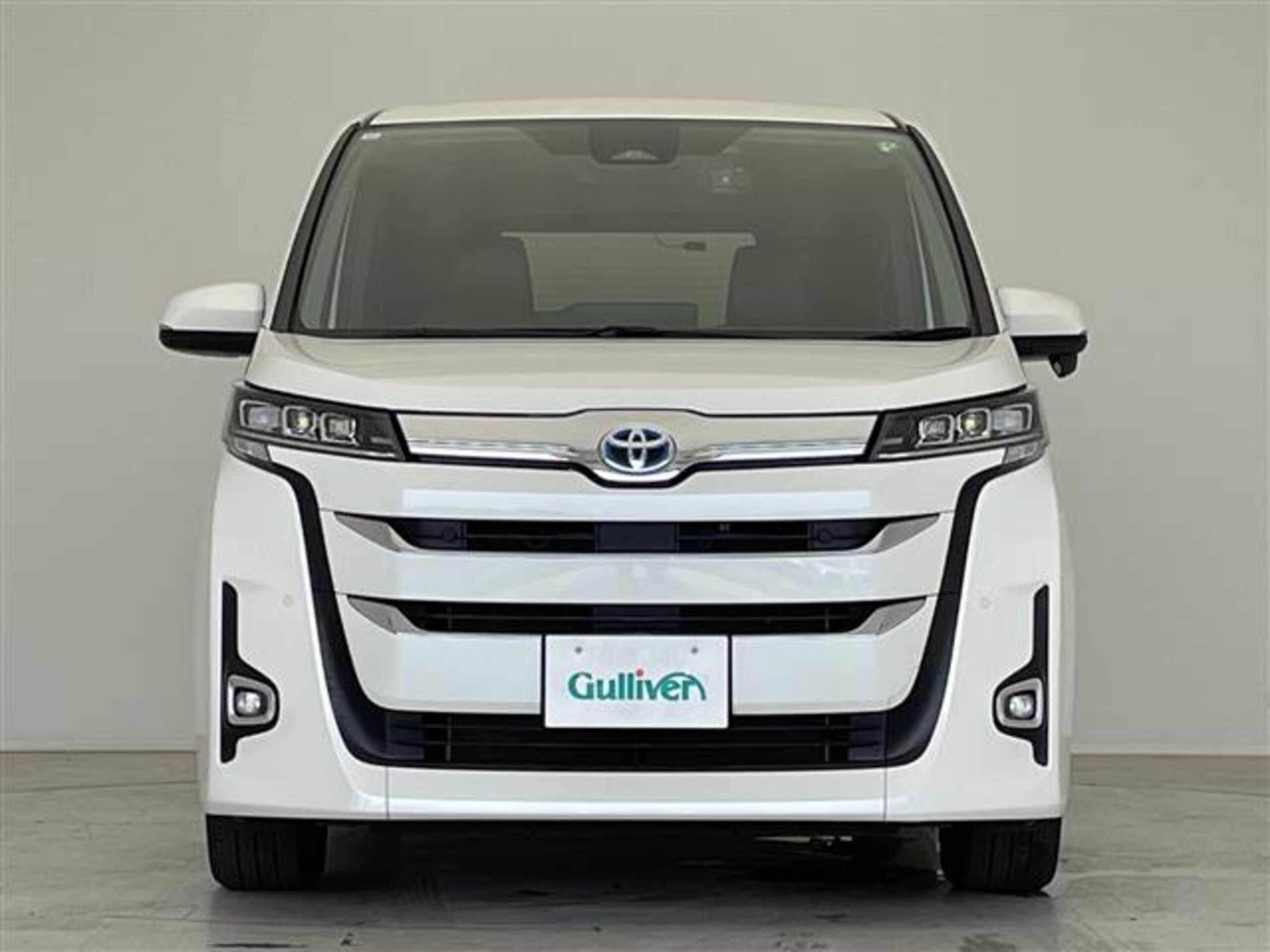 Toyota Noah 1.8 Hybrid Z — photo 9