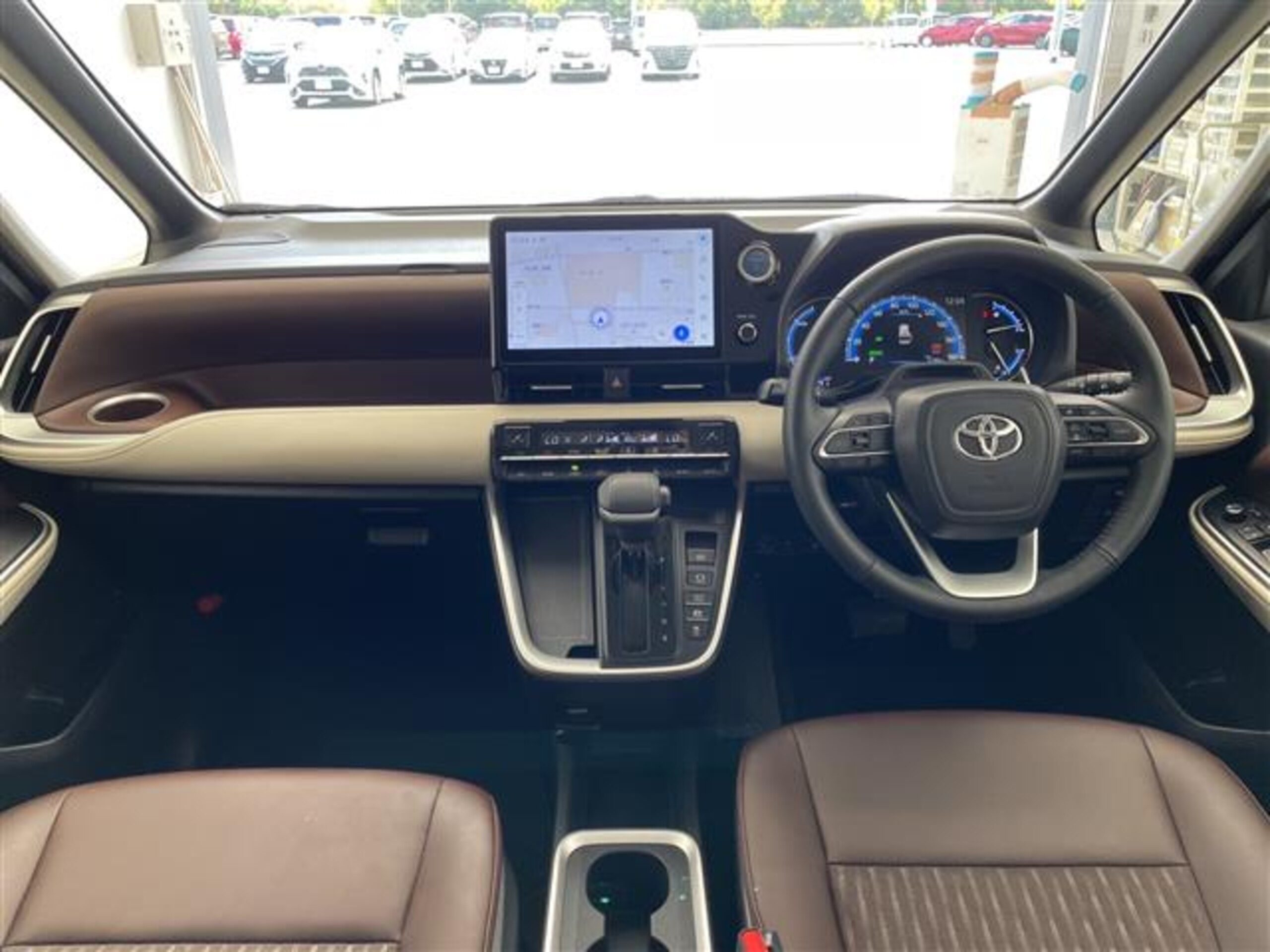 2023 Toyota Noah — photo 2