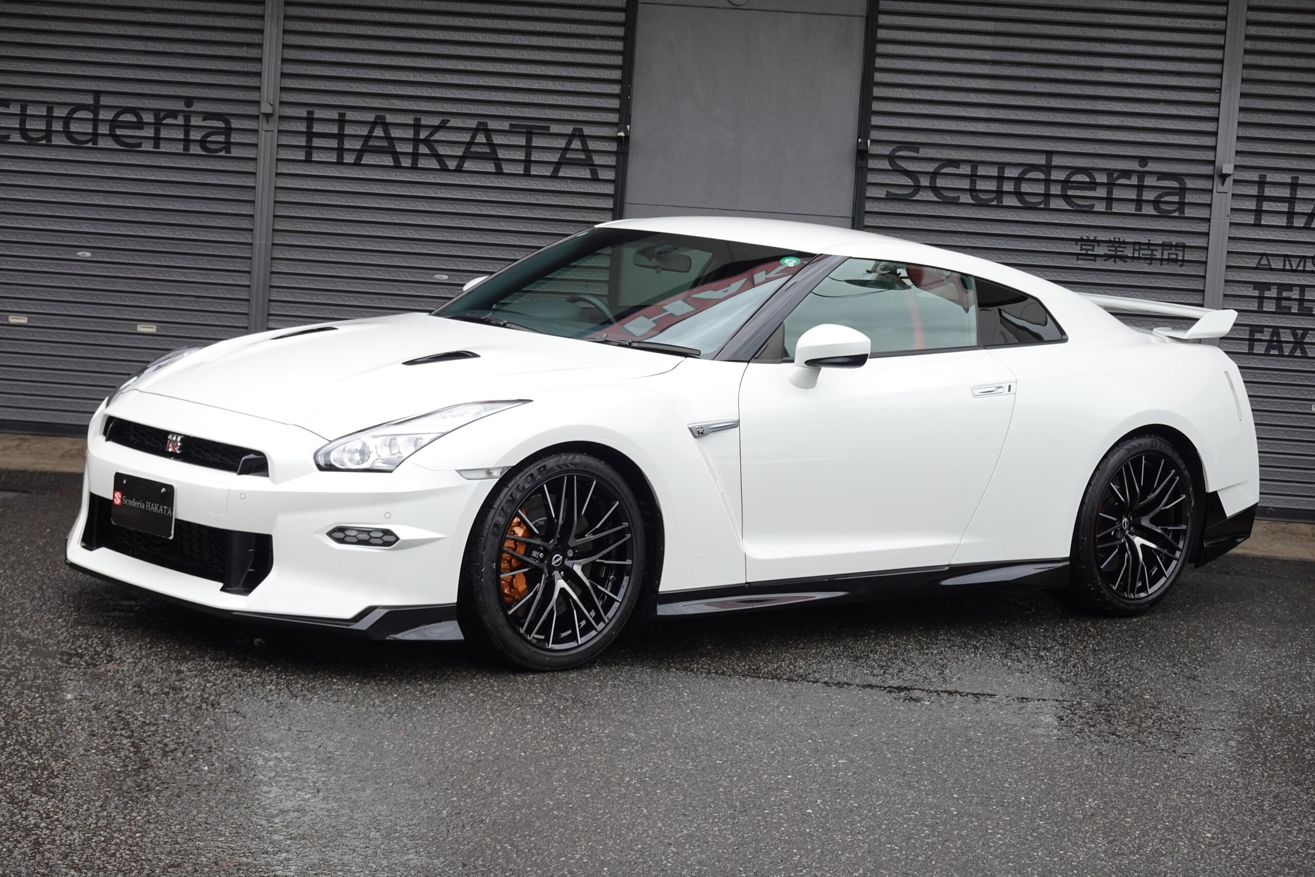 2024 Nissan Gt-r — photo 3