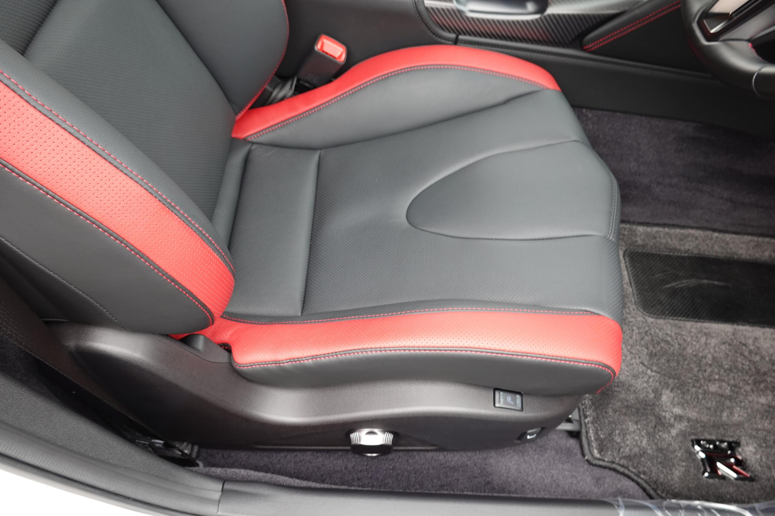 Nissan GT-R 3.8 Black Edition 4WD — photo 8