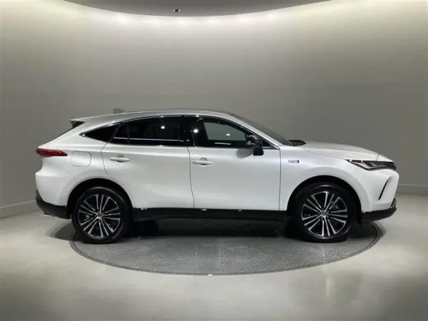 2023 Toyota Harrier — photo 3