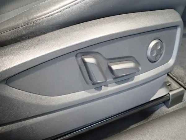 Audi Q5 40 TDI Quattro S Line Diesel Turbo 4WD — photo 9