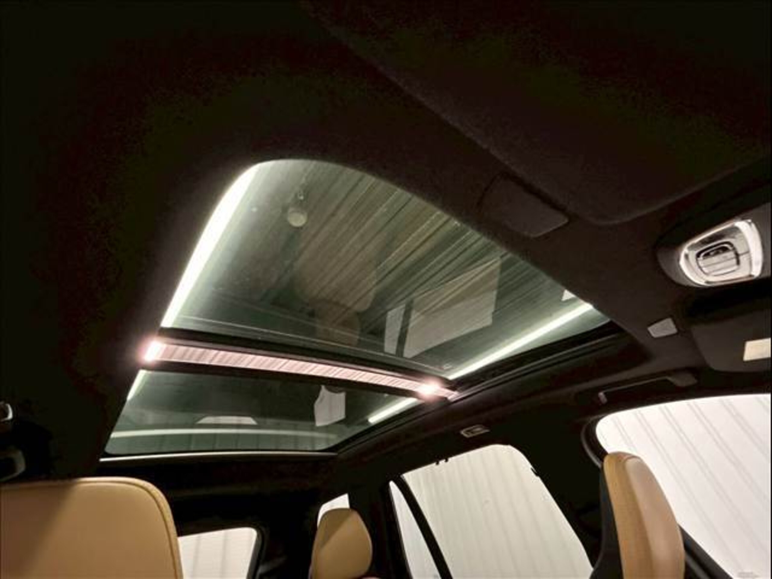 2022 Volvo Xc90 — photo 2