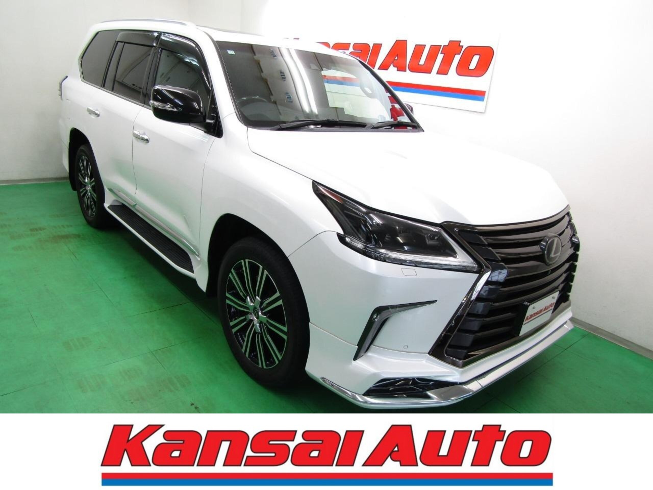 Lexus LX570 Black Sequence 4WD 8-Seater