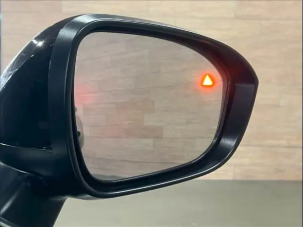 Mitsubishi Outlander PHEV 2.4 P Executive Package 4WD One Owner/Yamaha Dynamic Sound/Navi TV/360 Camera/E-Assist/My Pilot/Adaptive Headlights/20-inch Genuine Alloy Wheels/Digital Inner Mirror/Brown Leather Seats/BSM/Power Back Door (Black Mica) — photo 8