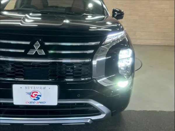 Mitsubishi Outlander PHEV 2.4 P Executive Package 4WD One Owner/Yamaha Dynamic Sound/Navi TV/360 Camera/E-Assist/My Pilot/Adaptive Headlights/20-inch Genuine Alloy Wheels/Digital Inner Mirror/Brown Leather Seats/BSM/Power Back Door (Black Mica) — photo 9