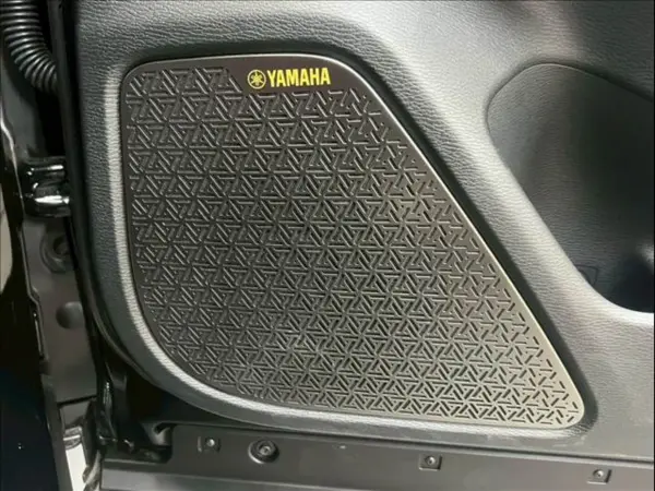 2025 Mitsubishi Outlander — photo 3