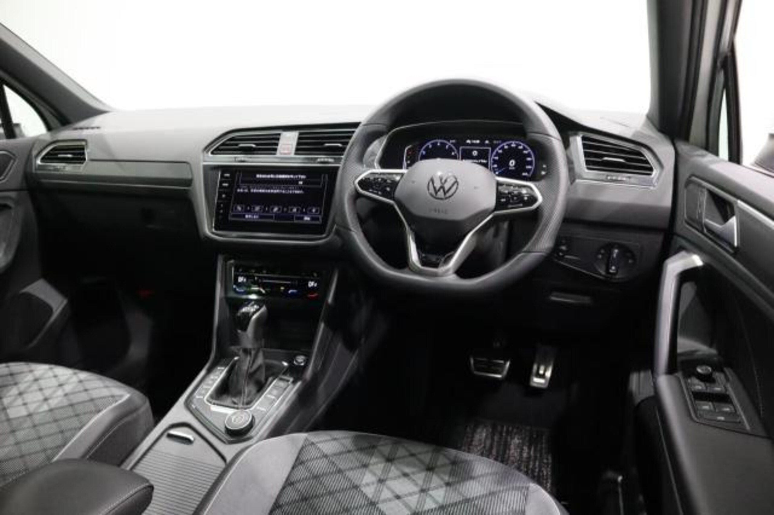 Volkswagen Tiguan TSI 4Motion R-Line 4WD — photo 7