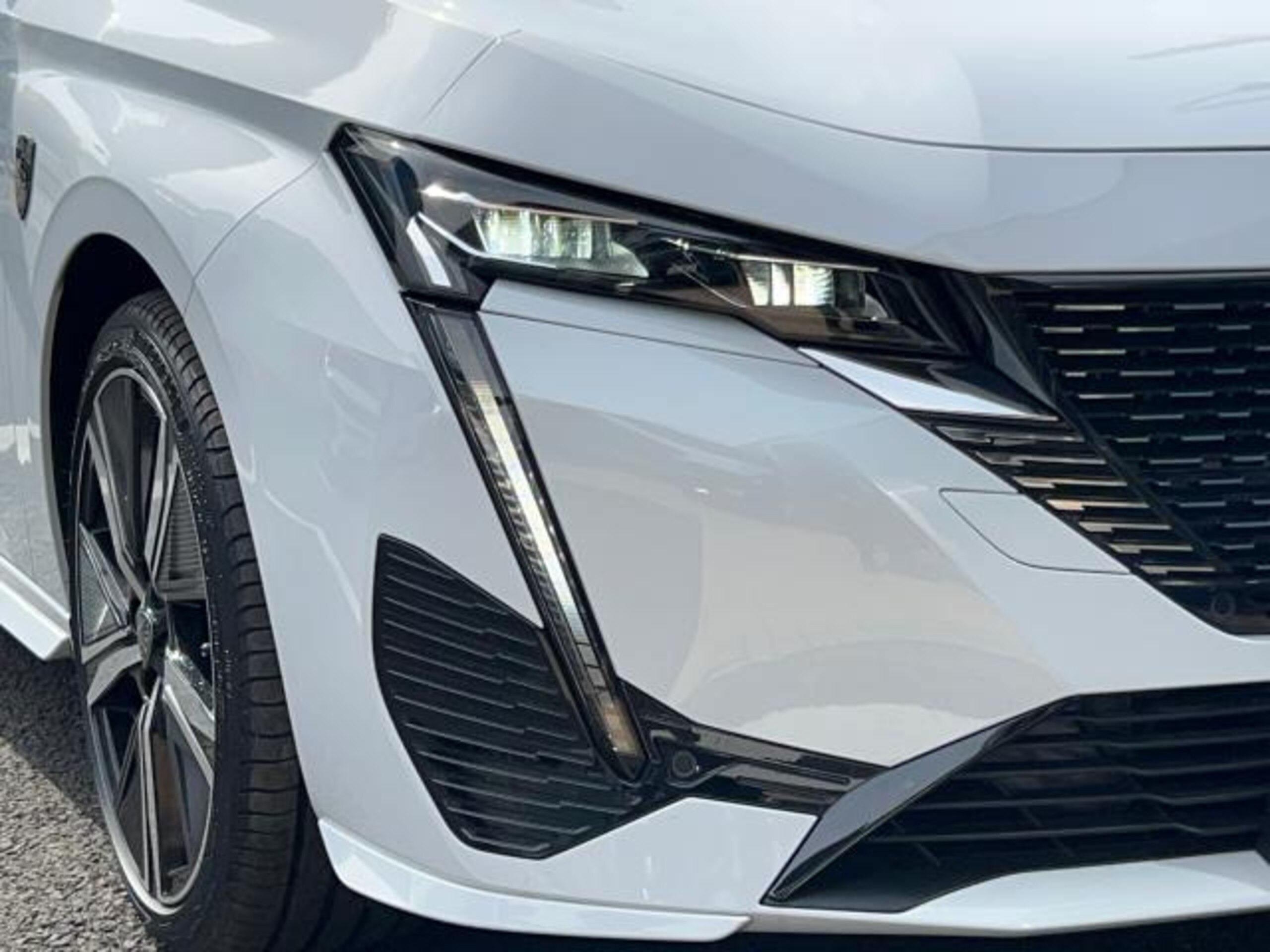 Peugeot 308GT BlueHDi Diesel Turbo — photo 8